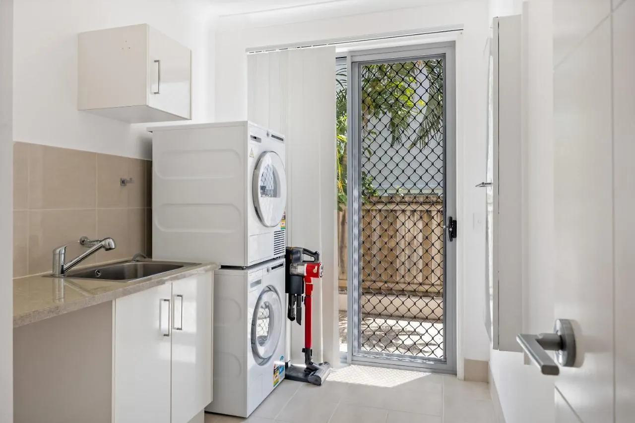 Modern Luxury Riverfront Sanctuary Brisbane 0*,