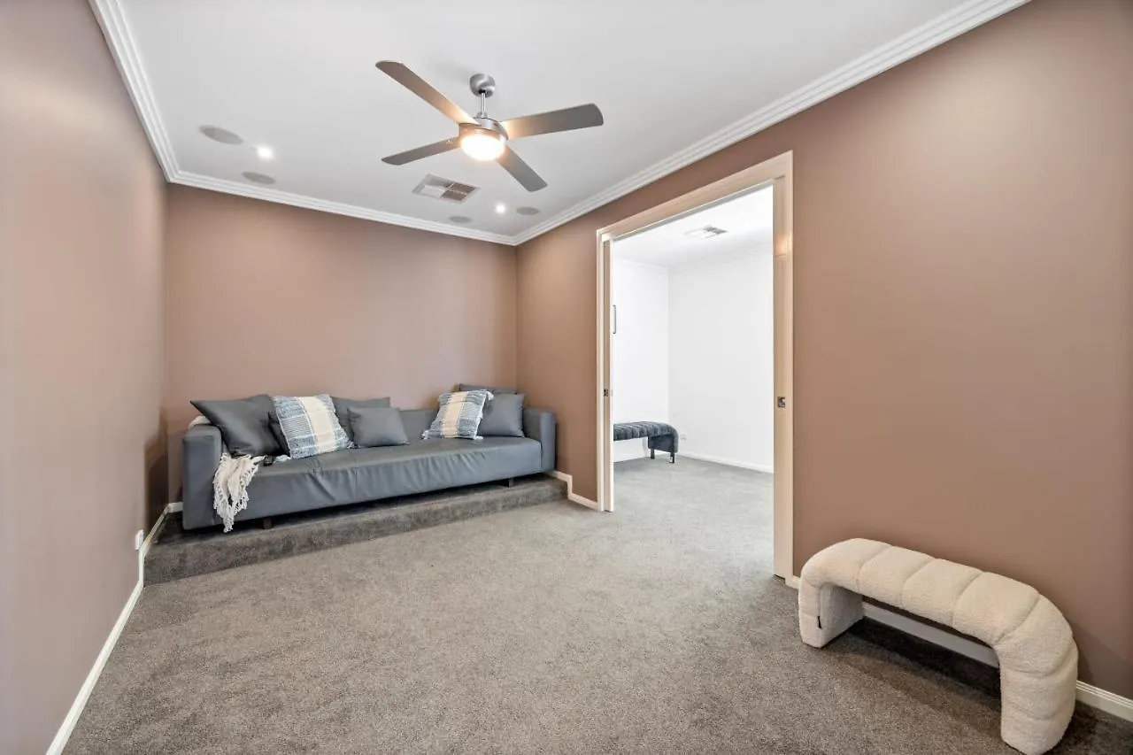 Modern Luxury Riverfront Sanctuary Brisbane 0*,