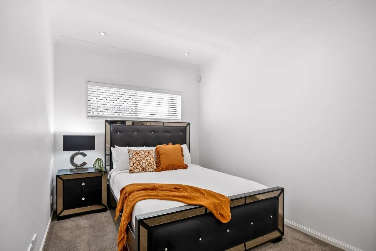 Holiday home Modern Luxury Riverfront Sanctuary Brisbane